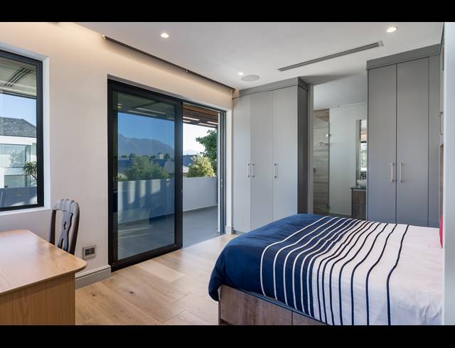 5 BEDROOM HOUSE FOR SALE IN PEARL VALLEY GOLF & COUNTRY ESTATE